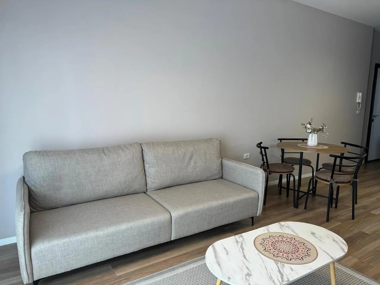 Olivia House Apartment Yzberish