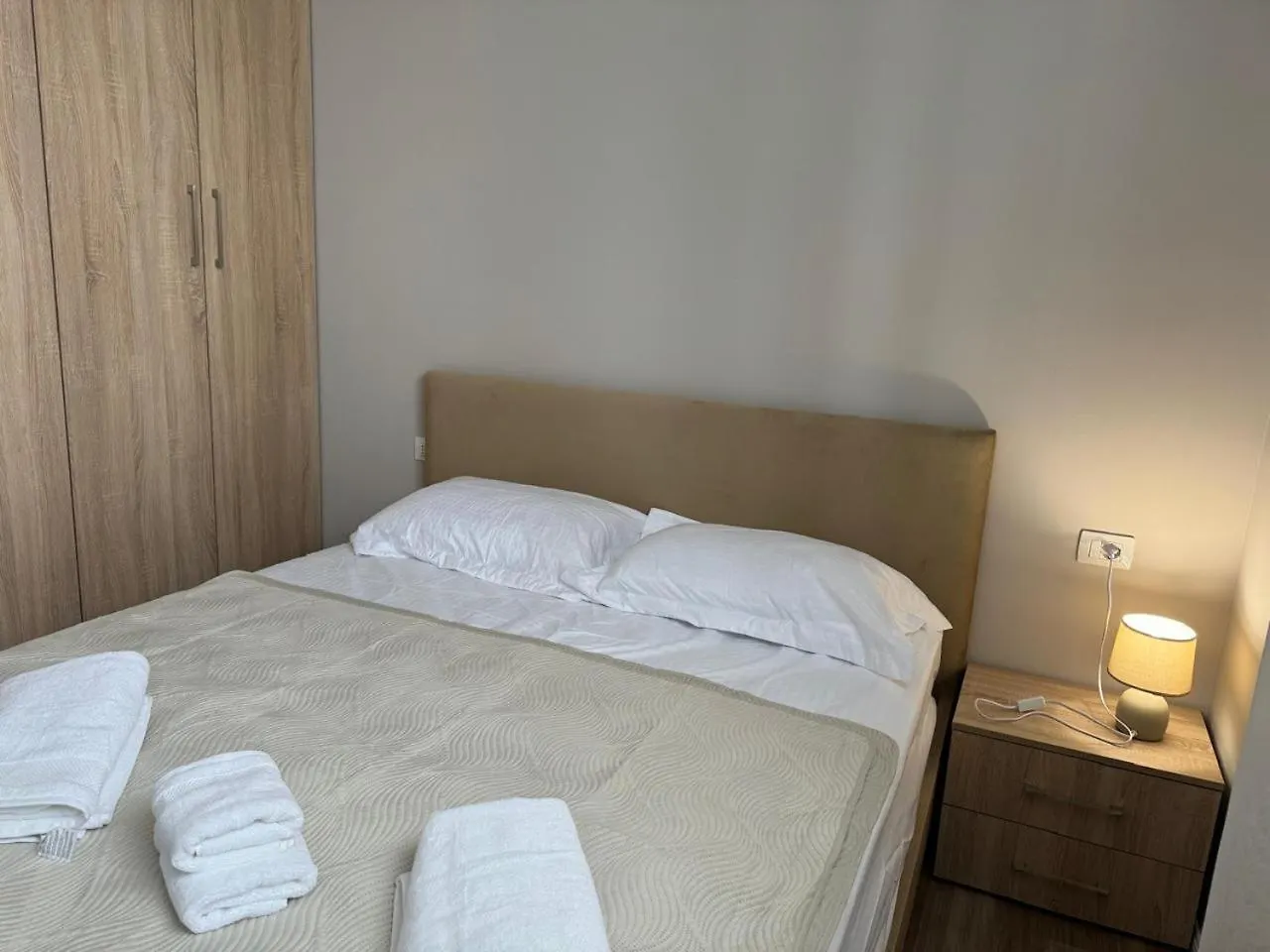 Olivia House Apartment Yzberish Albania